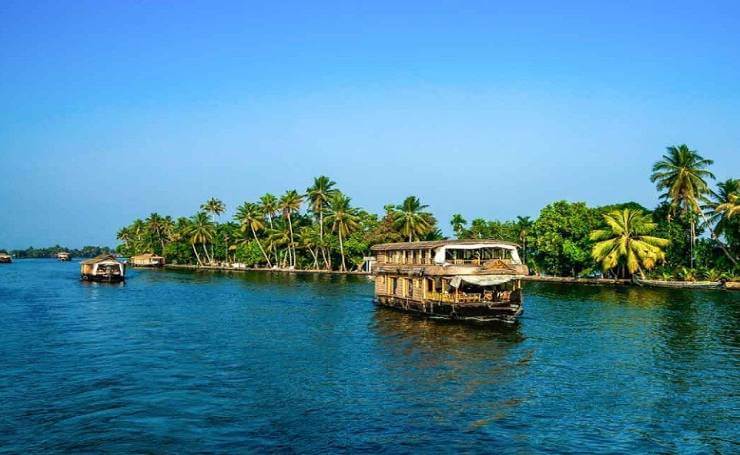 Backwaters-of-Alleppey