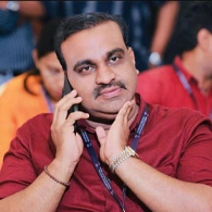Dr.arun-radhesh